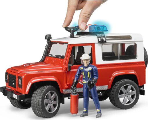 Πυροσβεστικό Land Rover station wagon με πυροσβέστη - Image 3